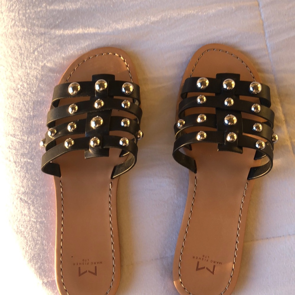 Sandals decorated with silver beads